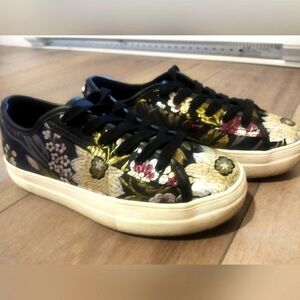 **STEVE MADDEN* Platform floral sneakers